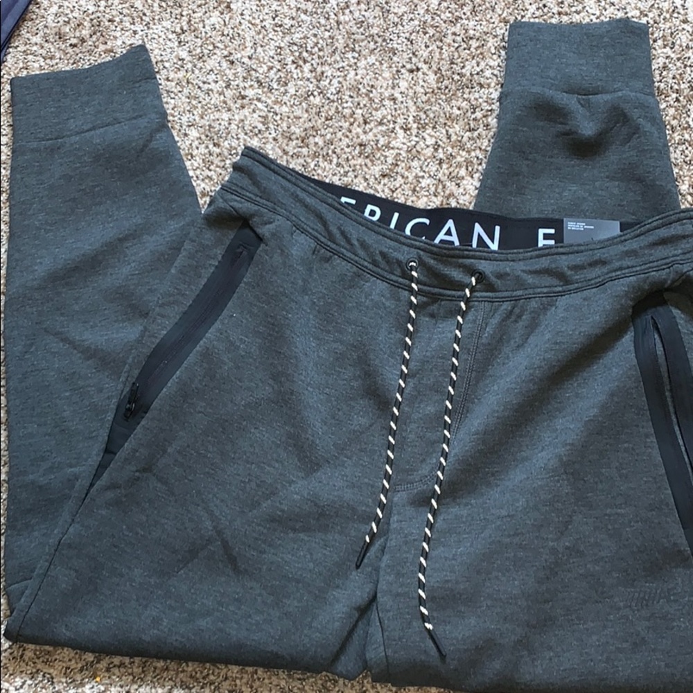 Men’s American Eagle fleece jogger